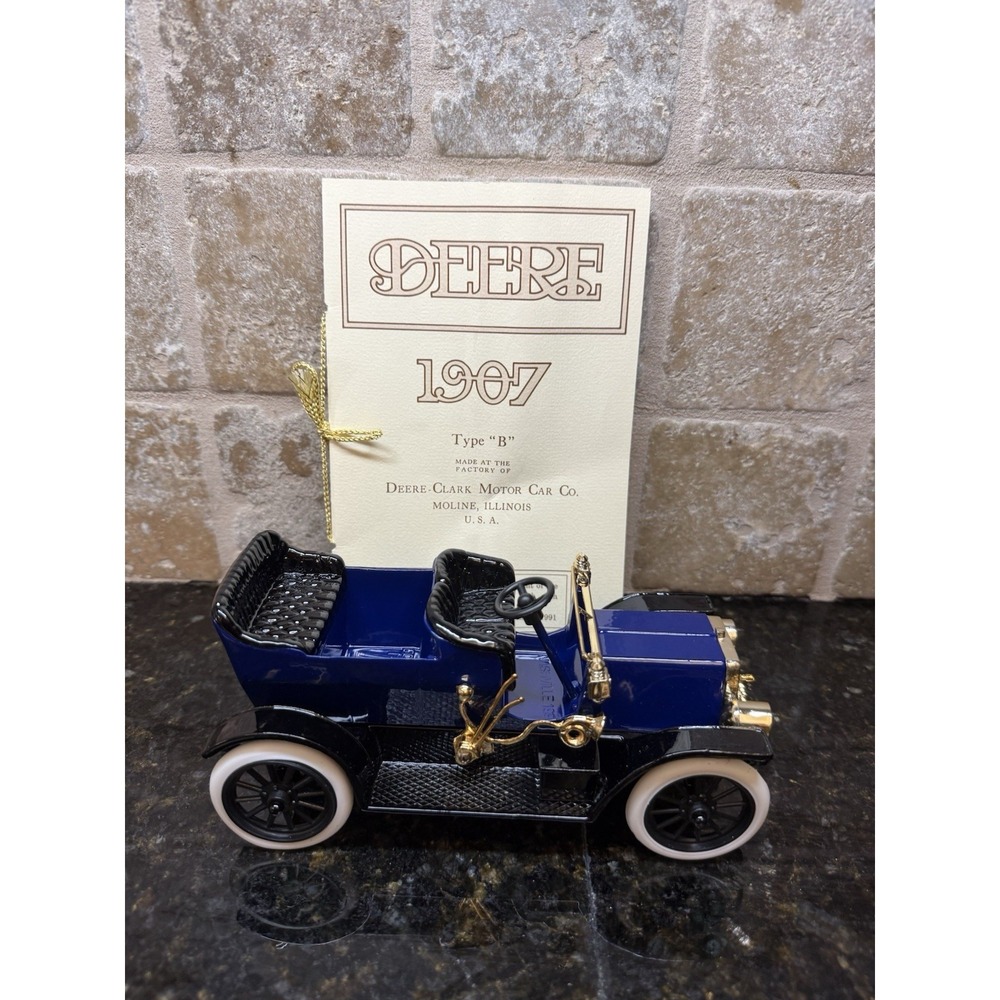 Deere-Clark Motor Car Co. 1907 Type "B", Blue Diecast Metal Replica w/Booklet